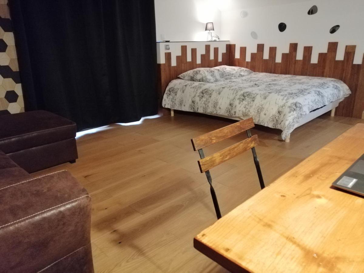 Le Gite Du Chtihameau Avec Piscine Interieure Privative, Selon Date Bassee 外观 照片