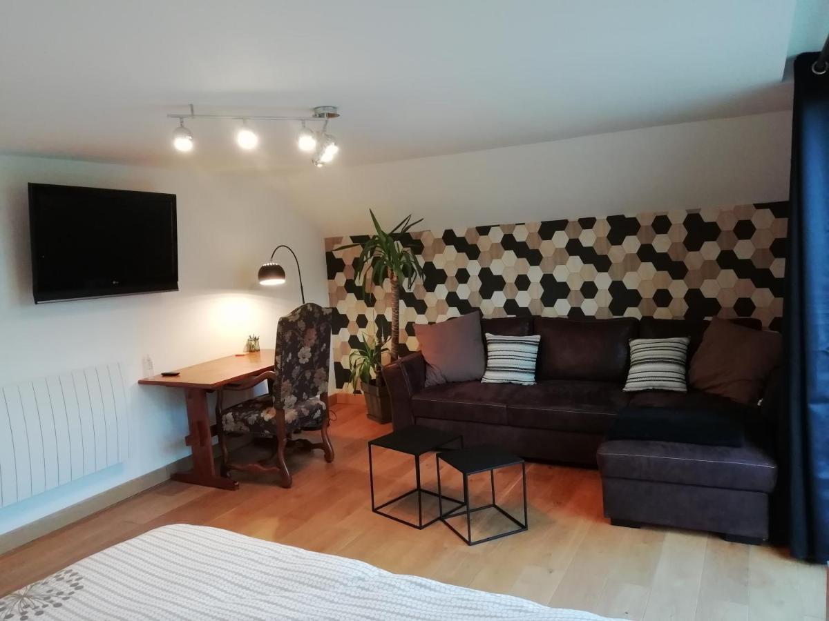 Le Gite Du Chtihameau Avec Piscine Interieure Privative, Selon Date Bassee 外观 照片